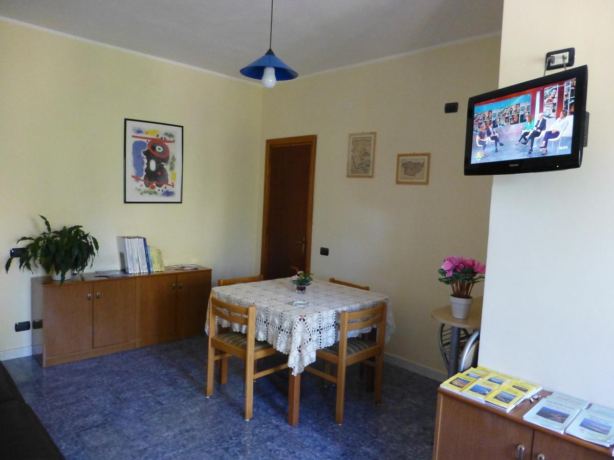Casa Vacanza Appartamenti Al Mare Capoterra Buitenkant foto