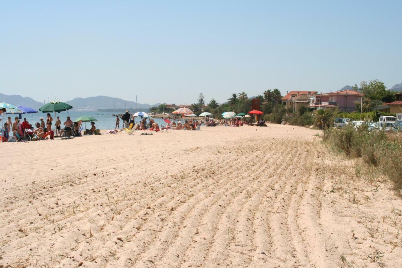 Casa Vacanza Appartamenti Al Mare Capoterra Buitenkant foto